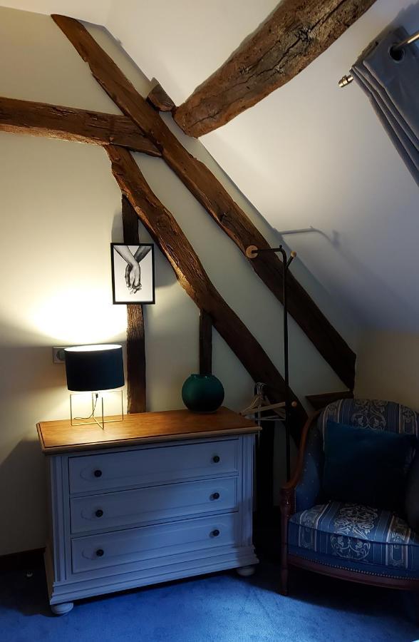 Les 3 Roses Bed & Breakfast Anjouin Bagian luar foto