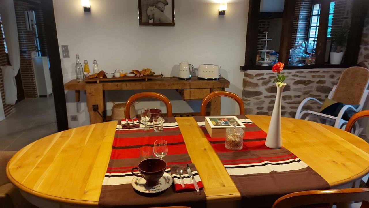 Les 3 Roses Bed & Breakfast Anjouin Bagian luar foto