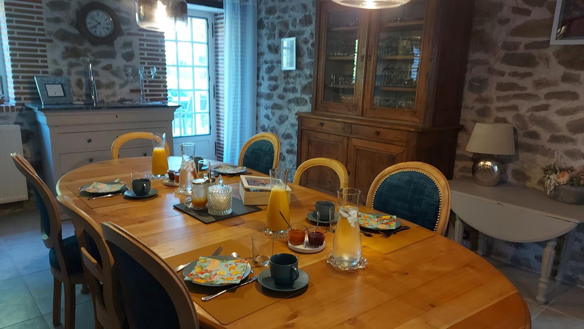 Les 3 Roses Bed & Breakfast Anjouin Bagian luar foto